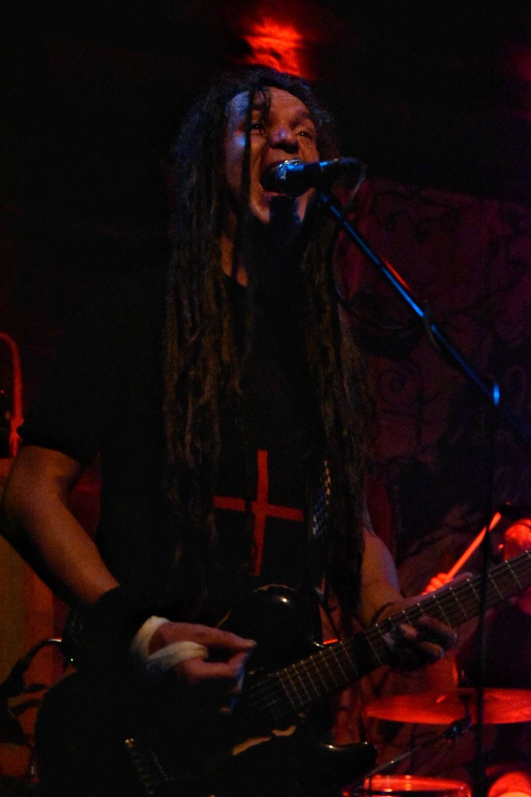 Kurtizány z 25. Avenue pokřtili album Honzíkova cesta, kmotrou byla Anna K.