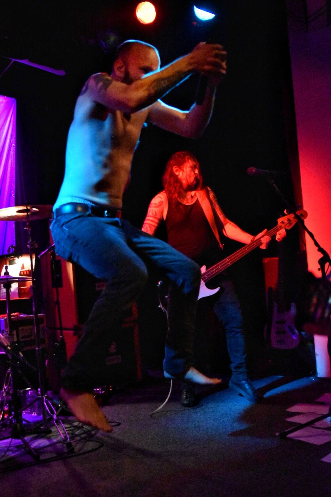 Kurtizány z 25. Avenue pokřtili album Honzíkova cesta, kmotrou byla Anna K.