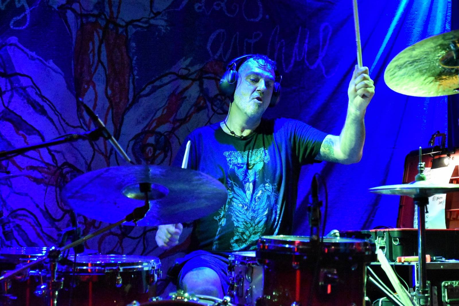 Kurtizány z 25. Avenue pokřtili album Honzíkova cesta, kmotrou byla Anna K.