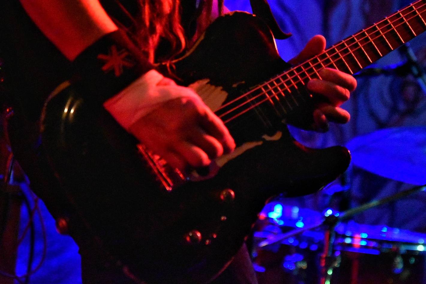 Kurtizány z 25. Avenue pokřtili album Honzíkova cesta, kmotrou byla Anna K.