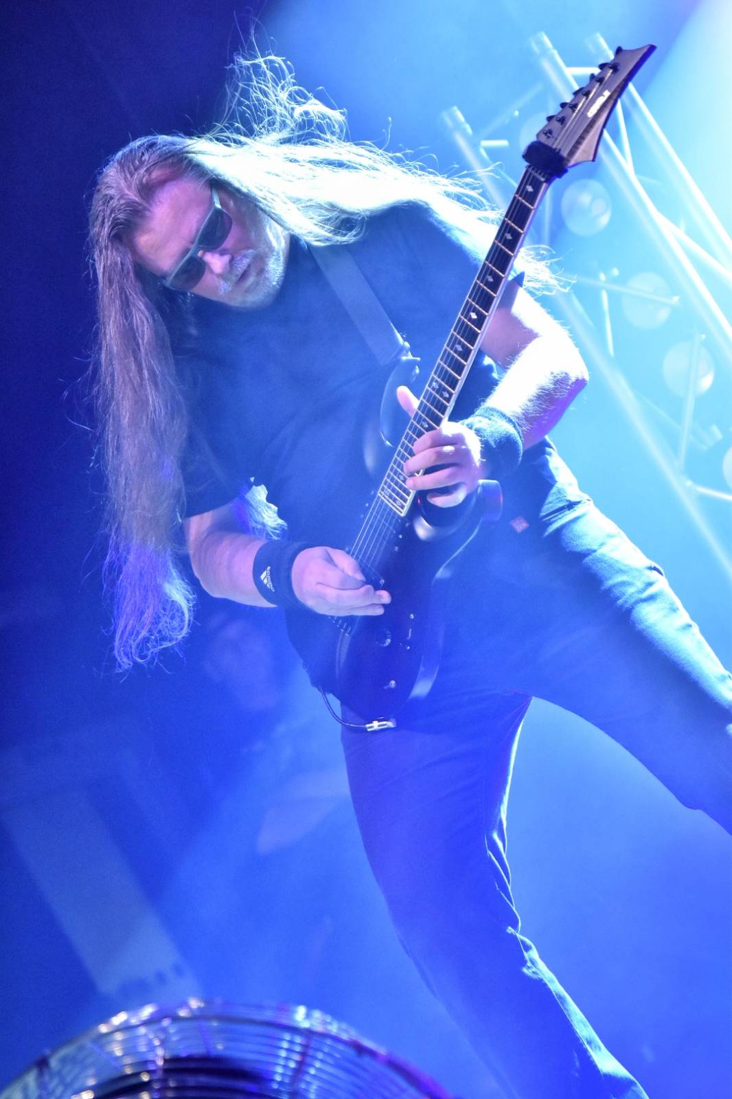 Arakain otřásal pódiem v plzeňské Šeříkovce, přivezl s sebou Doktora Triceratops