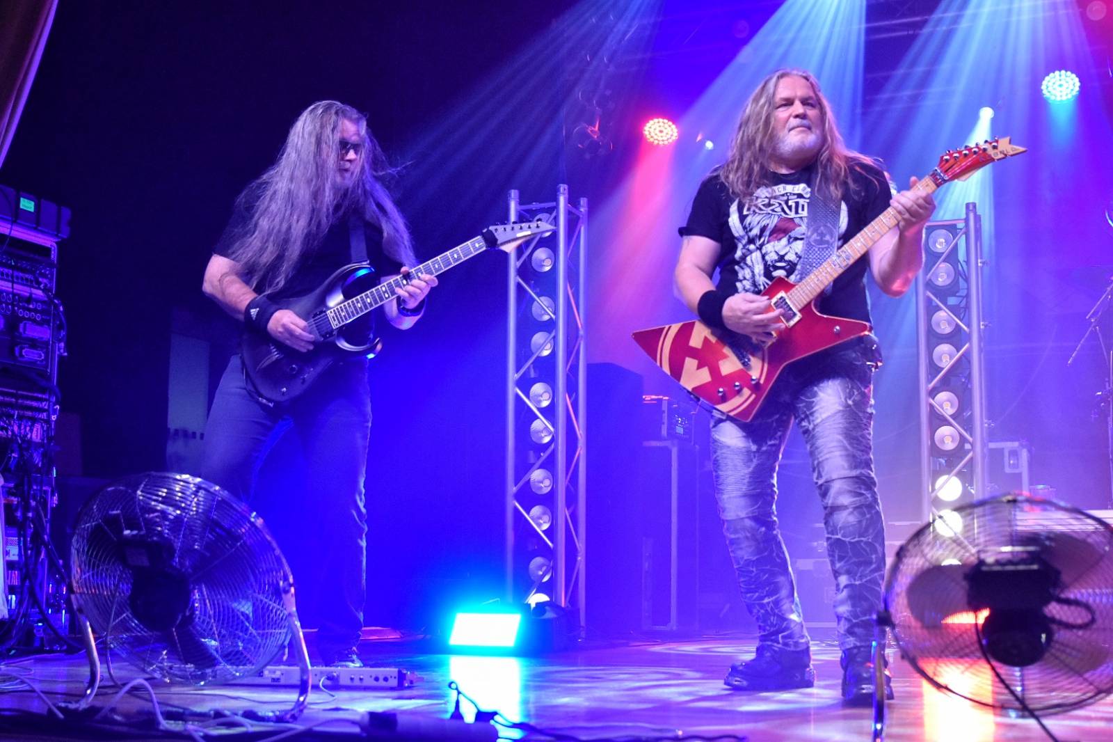 Arakain otřásal pódiem v plzeňské Šeříkovce, přivezl s sebou Doktora Triceratops