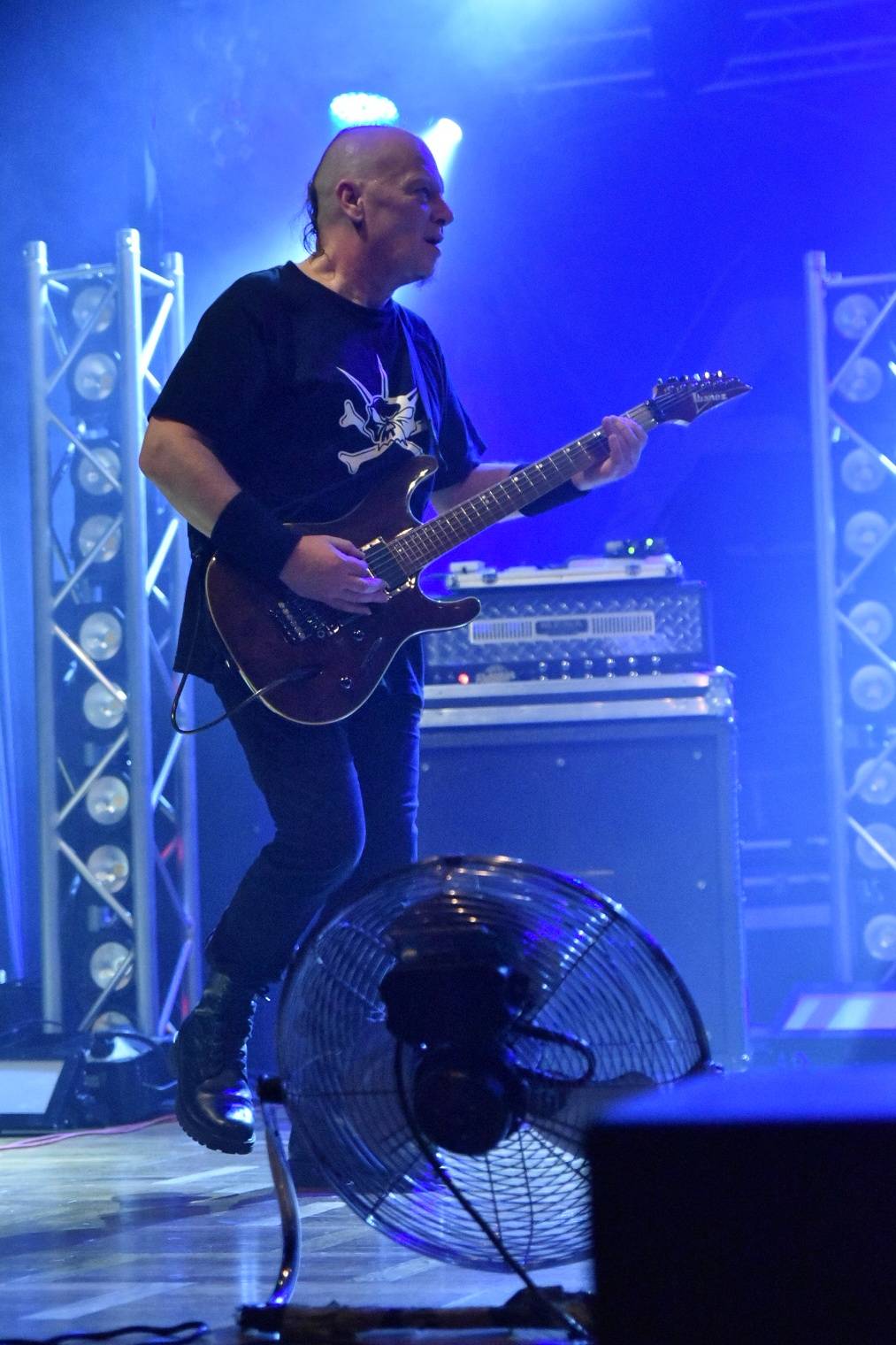 Arakain otřásal pódiem v plzeňské Šeříkovce, přivezl s sebou Doktora Triceratops