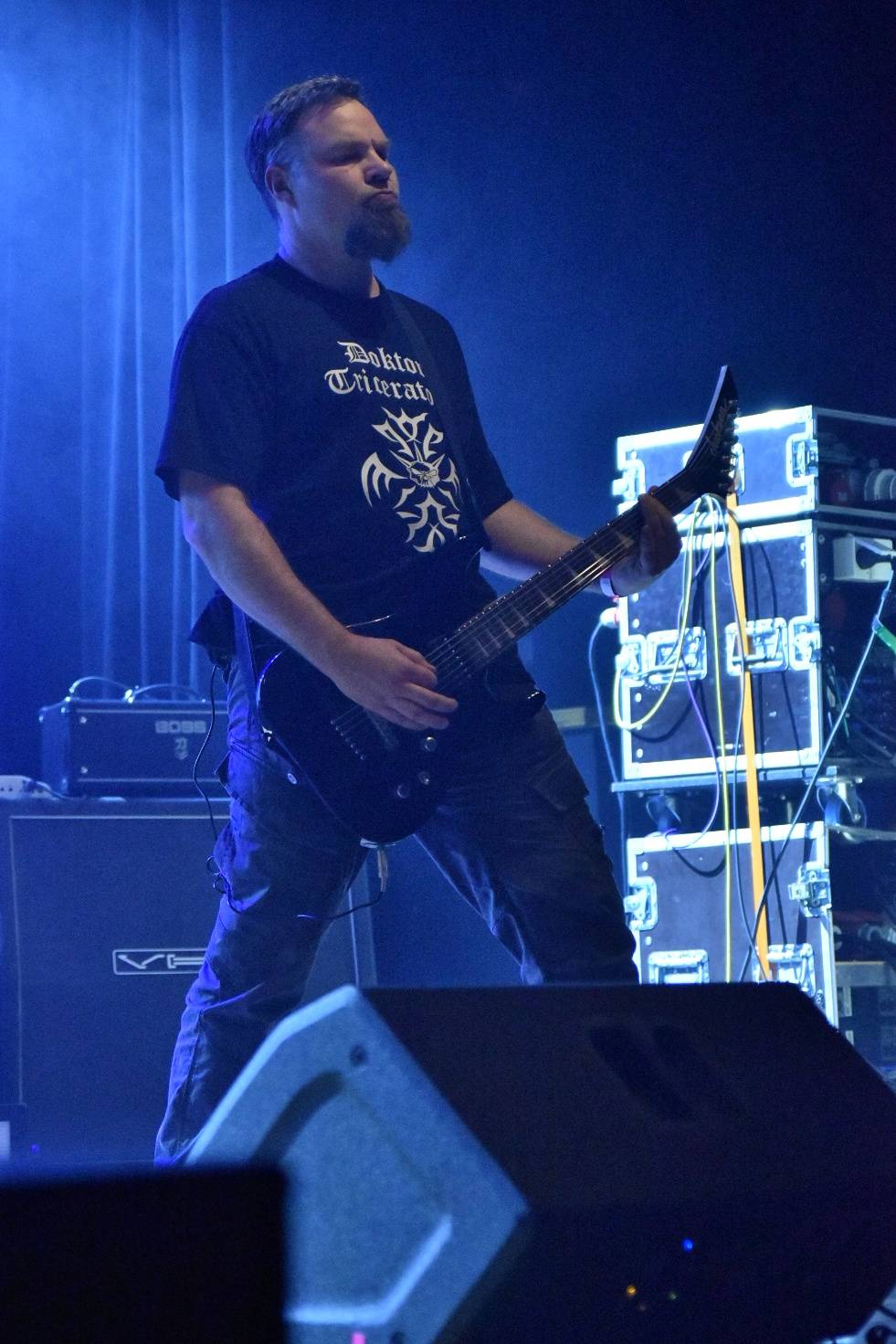 Arakain otřásal pódiem v plzeňské Šeříkovce, přivezl s sebou Doktora Triceratops