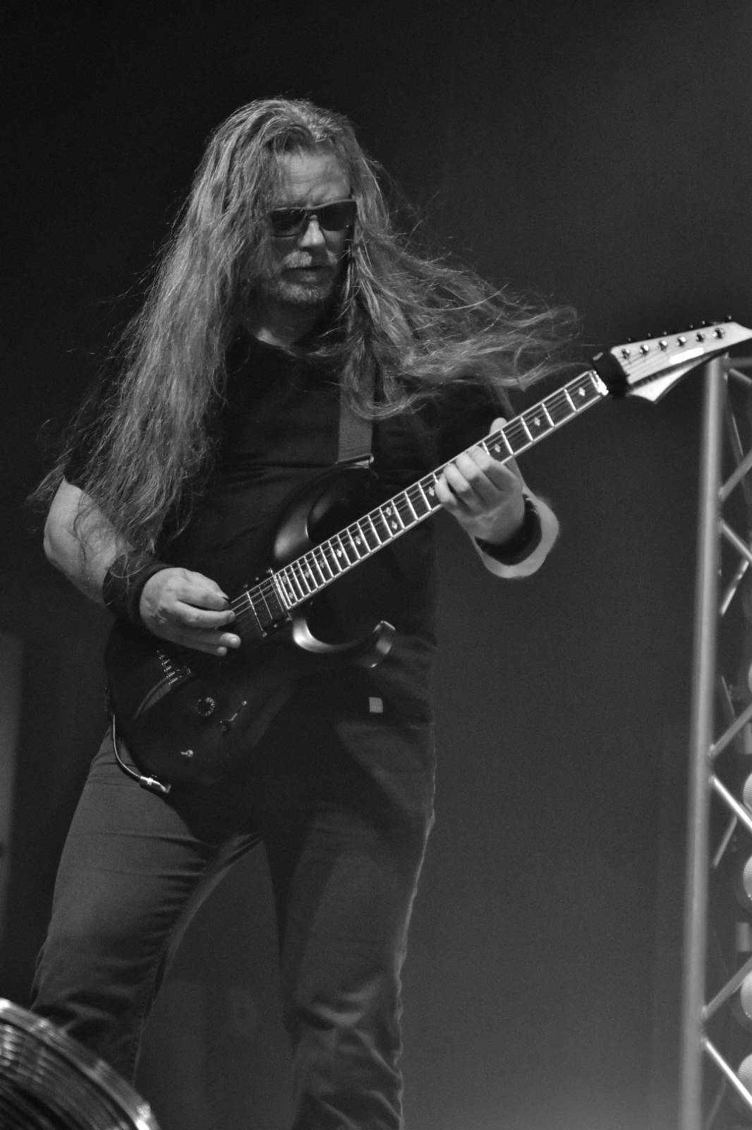 Arakain otřásal pódiem v plzeňské Šeříkovce, přivezl s sebou Doktora Triceratops