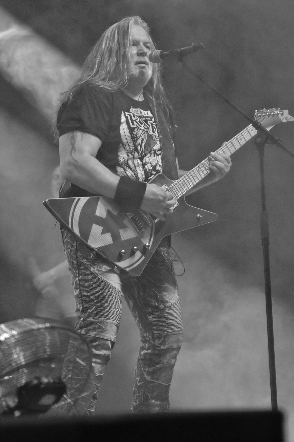 Arakain otřásal pódiem v plzeňské Šeříkovce, přivezl s sebou Doktora Triceratops