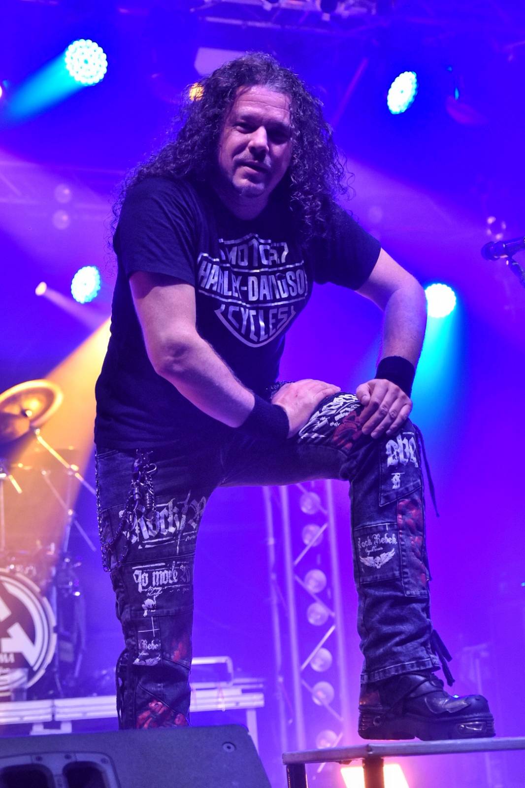 Arakain otřásal pódiem v plzeňské Šeříkovce, přivezl s sebou Doktora Triceratops