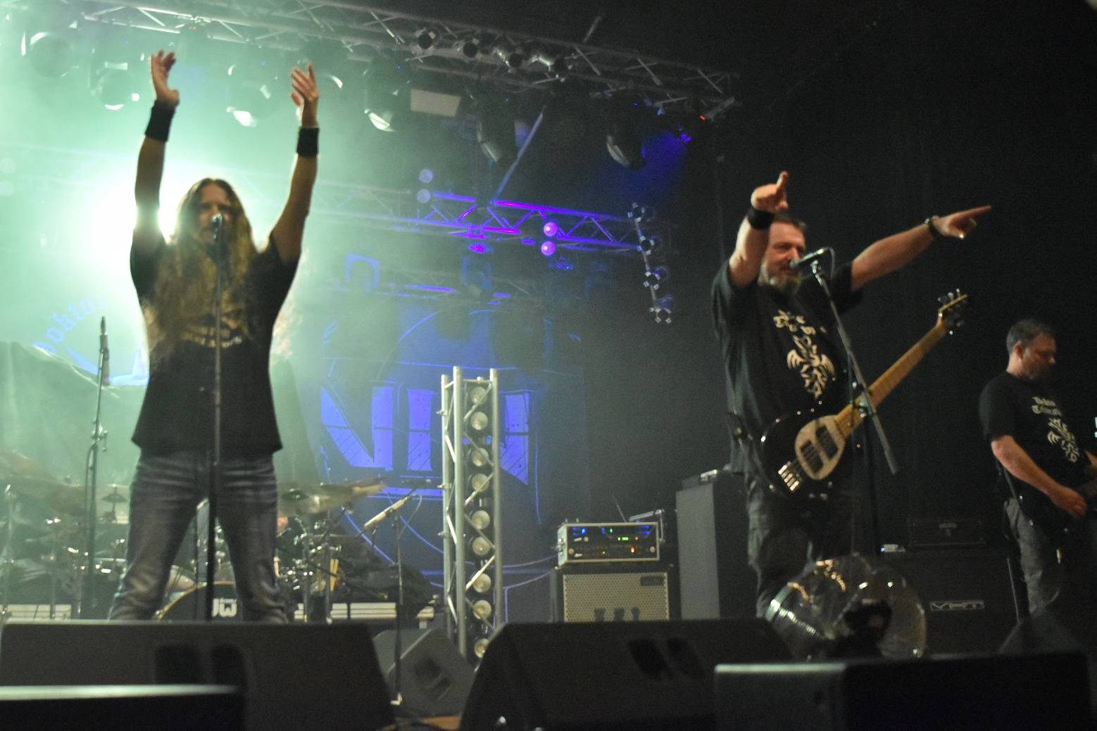 Arakain otřásal pódiem v plzeňské Šeříkovce, přivezl s sebou Doktora Triceratops