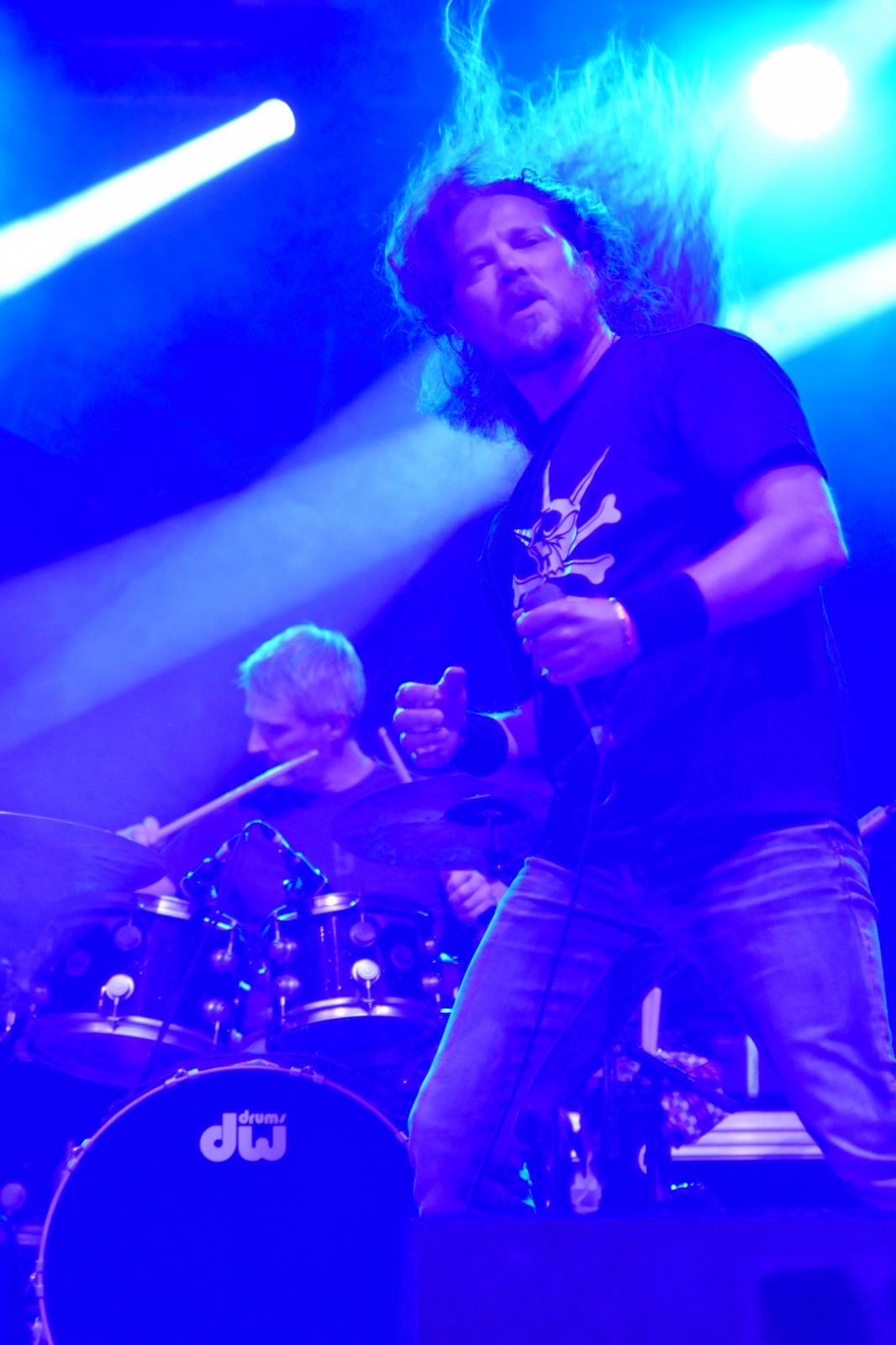 Arakain otřásal pódiem v plzeňské Šeříkovce, přivezl s sebou Doktora Triceratops