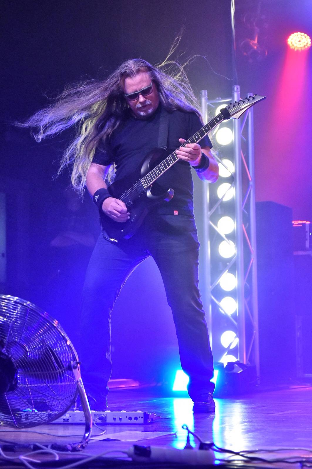 Arakain otřásal pódiem v plzeňské Šeříkovce, přivezl s sebou Doktora Triceratops