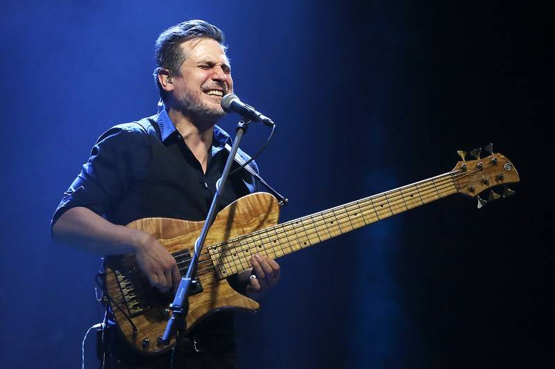 Světoběžník Laco Deczi zahrál v brněnském Sonu, přivezl dobrou muziku i peprné historky