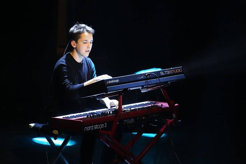 Světoběžník Laco Deczi zahrál v brněnském Sonu, přivezl dobrou muziku i peprné historky