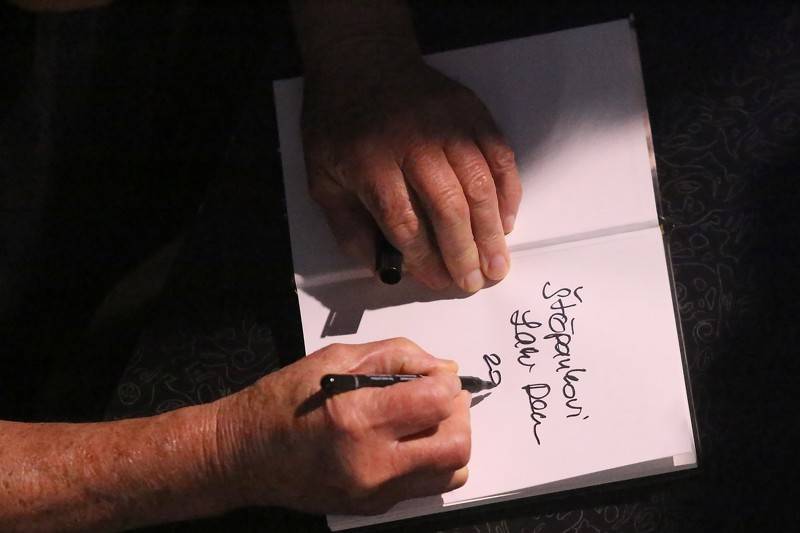 Světoběžník Laco Deczi zahrál v brněnském Sonu, přivezl dobrou muziku i peprné historky