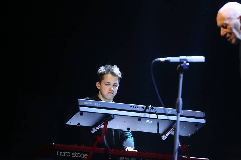 Světoběžník Laco Deczi zahrál v brněnském Sonu, přivezl dobrou muziku i peprné historky