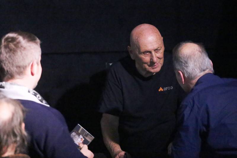 Světoběžník Laco Deczi zahrál v brněnském Sonu, přivezl dobrou muziku i peprné historky