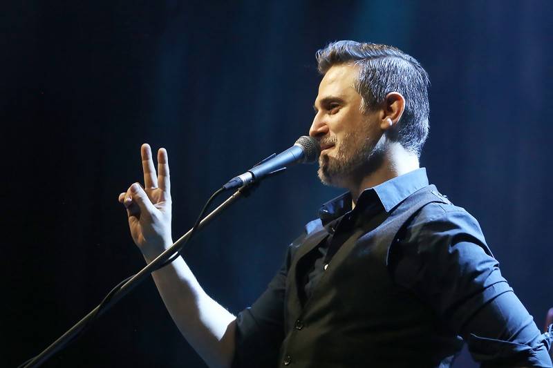 Světoběžník Laco Deczi zahrál v brněnském Sonu, přivezl dobrou muziku i peprné historky