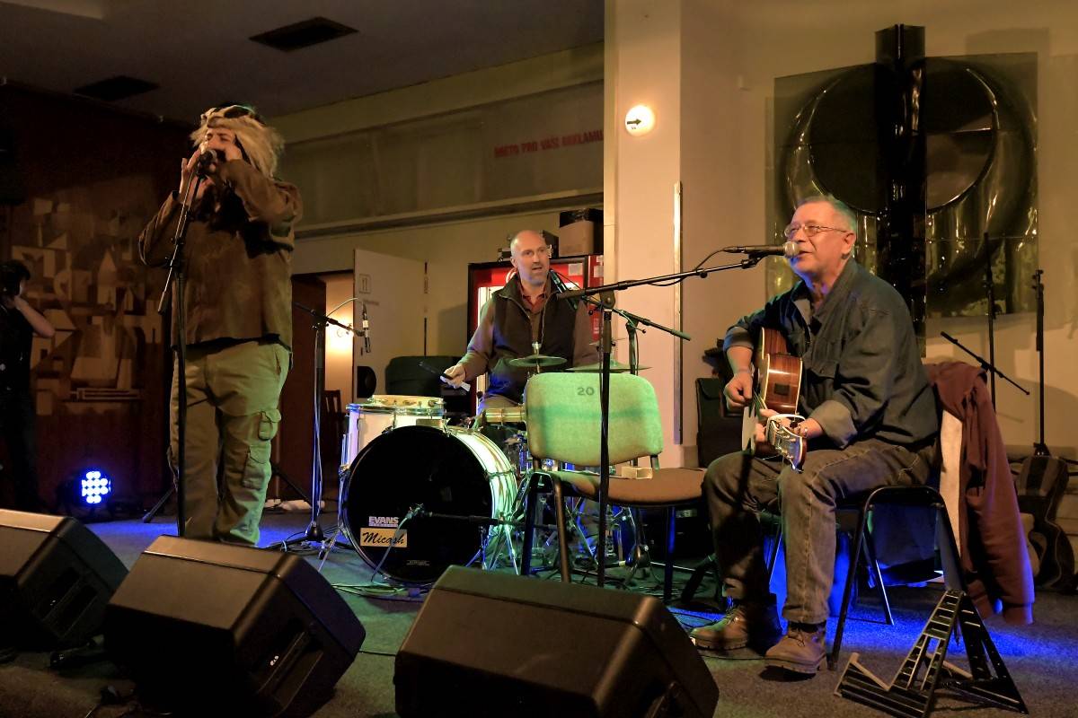 Do programu druhého dne Blues Alive zasáhl koronavirus, nedorazili švédští Black River Delta