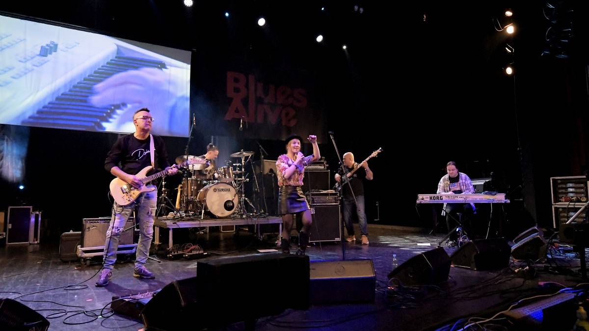 Do programu druhého dne Blues Alive zasáhl koronavirus, nedorazili švédští Black River Delta