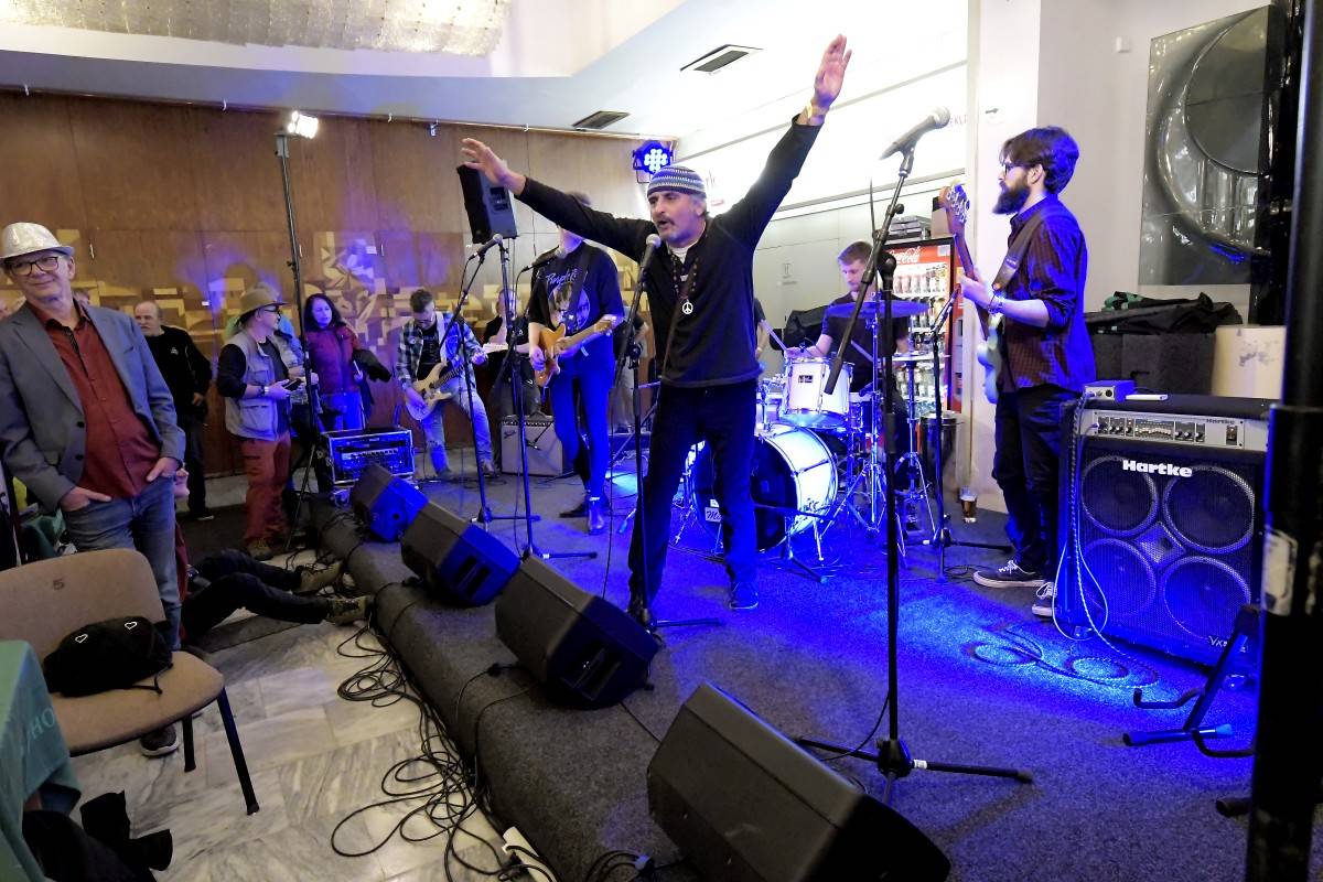 Do programu druhého dne Blues Alive zasáhl koronavirus, nedorazili švédští Black River Delta