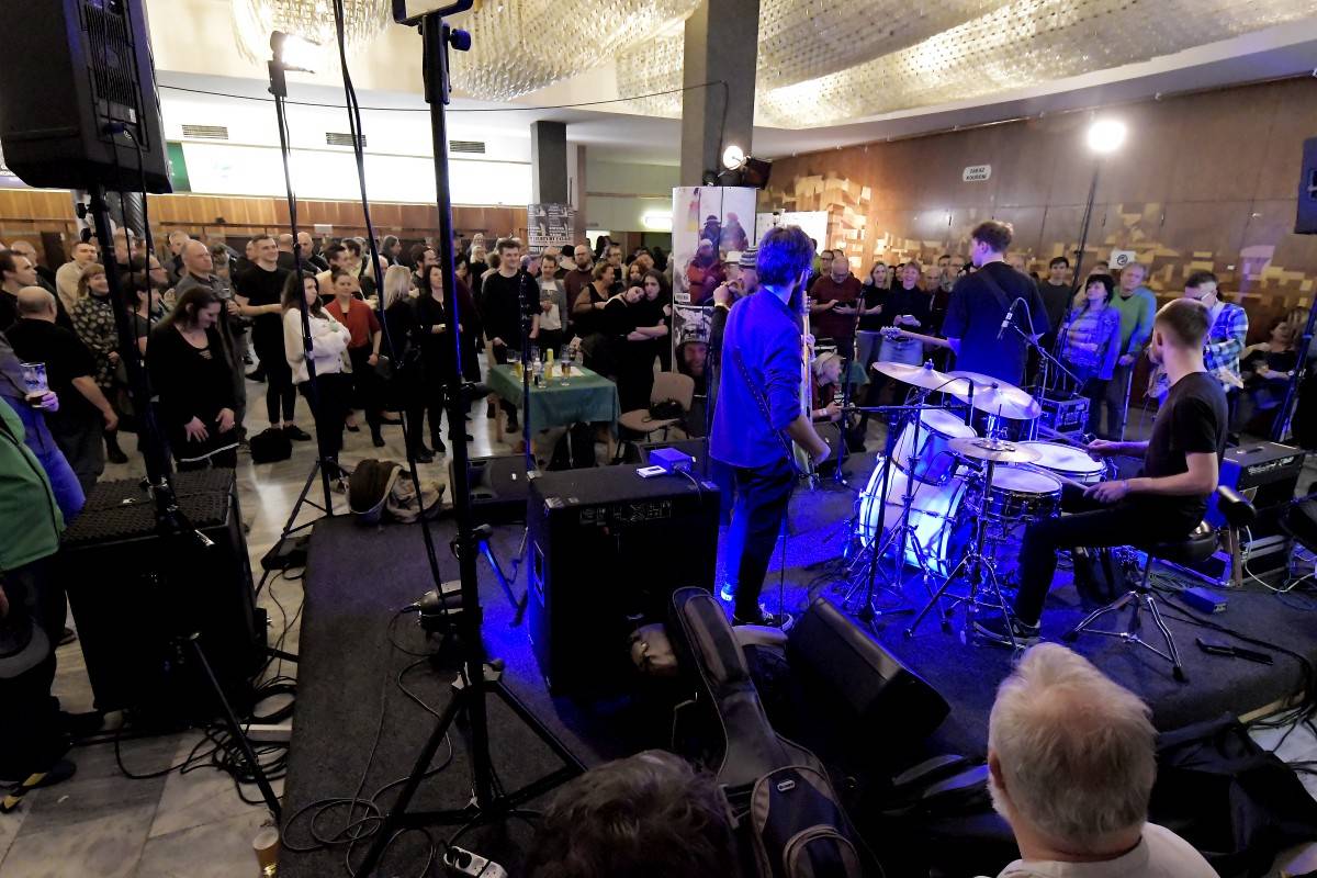 Do programu druhého dne Blues Alive zasáhl koronavirus, nedorazili švédští Black River Delta