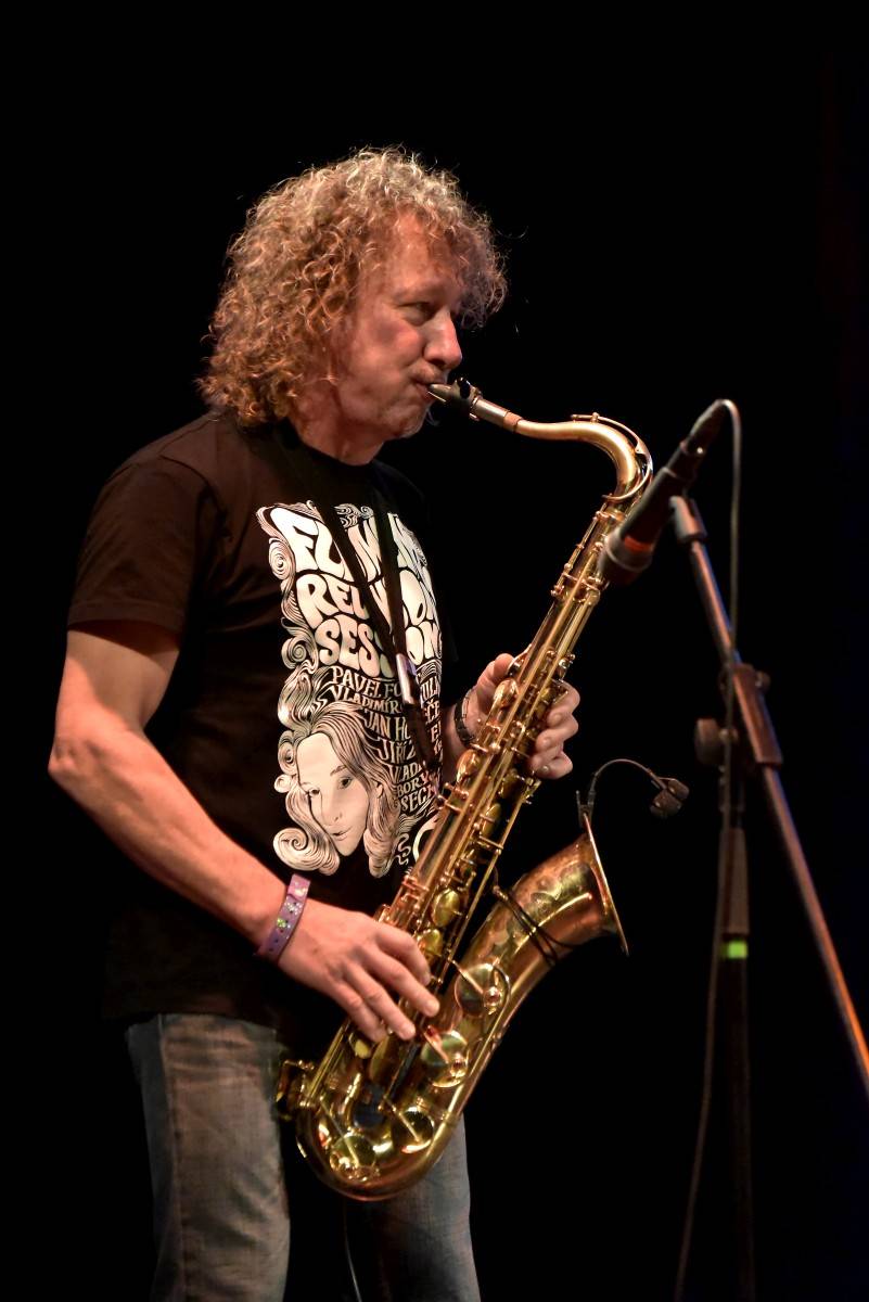 Poslední den festivalu Blues Alive zahráli John Primer i bubeník Boba Dylana