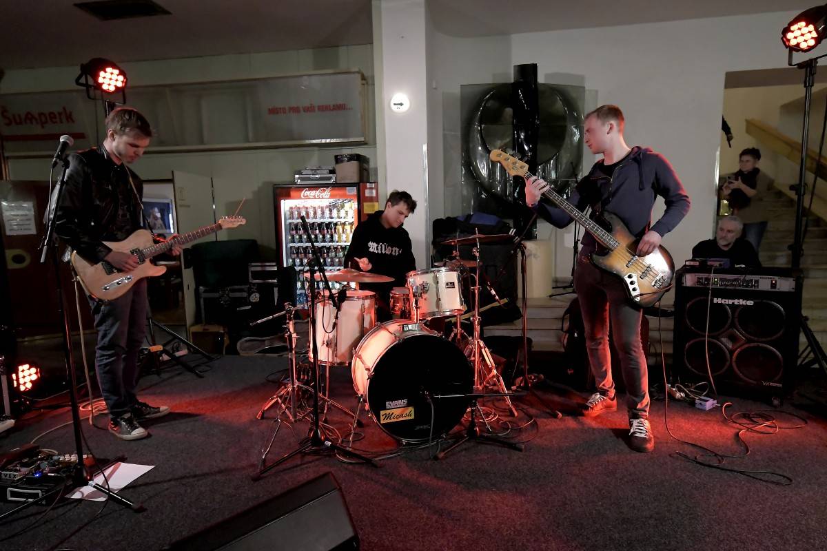 Poslední den festivalu Blues Alive zahráli John Primer i bubeník Boba Dylana