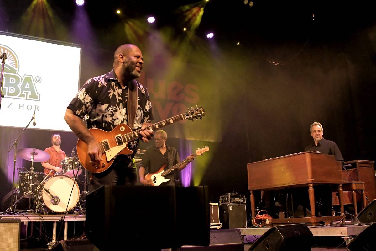 Poslední den festivalu Blues Alive zahráli John Primer i bubeník Boba Dylana