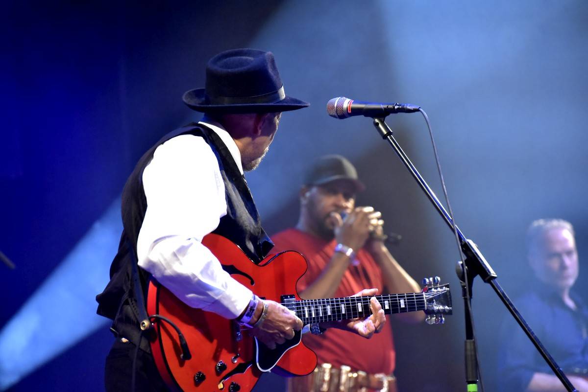 Poslední den festivalu Blues Alive zahráli John Primer i bubeník Boba Dylana