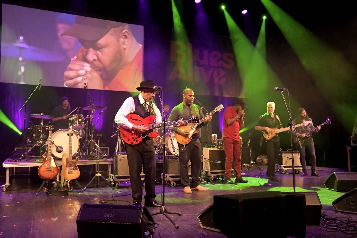 Poslední den festivalu Blues Alive zahráli John Primer i bubeník Boba Dylana