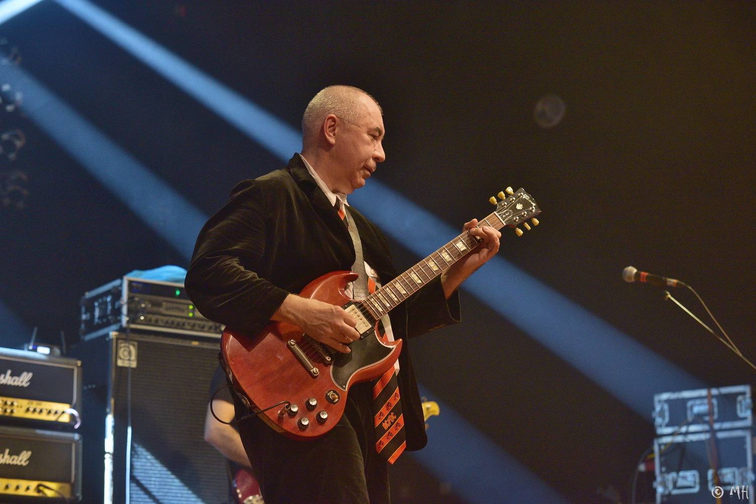 V Plzni si zazpívali skladby AC/DC, do Šeříkovky totiž dorazil tribute Špejbl's Helprs