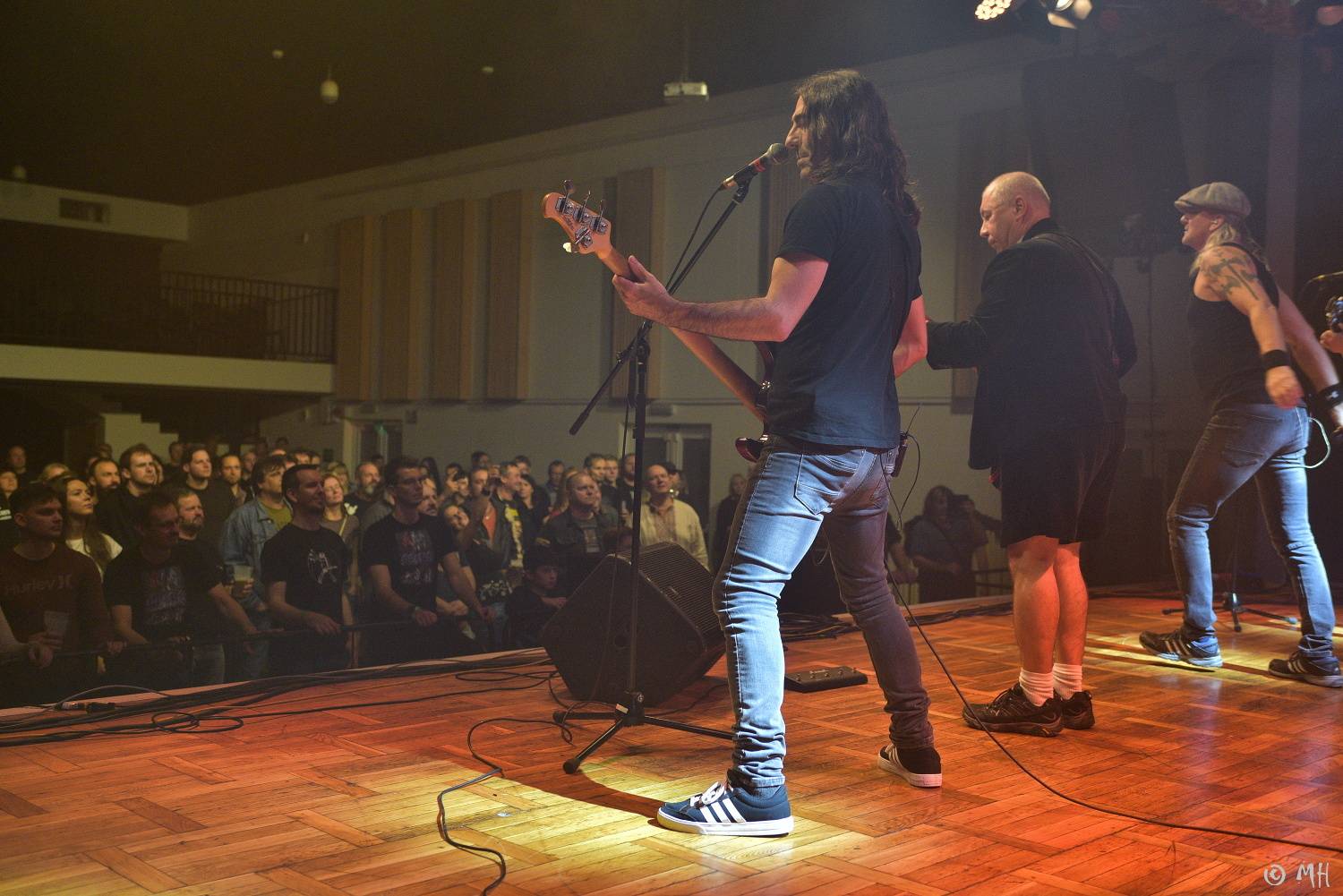 V Plzni si zazpívali skladby AC/DC, do Šeříkovky totiž dorazil tribute Špejbl's Helprs