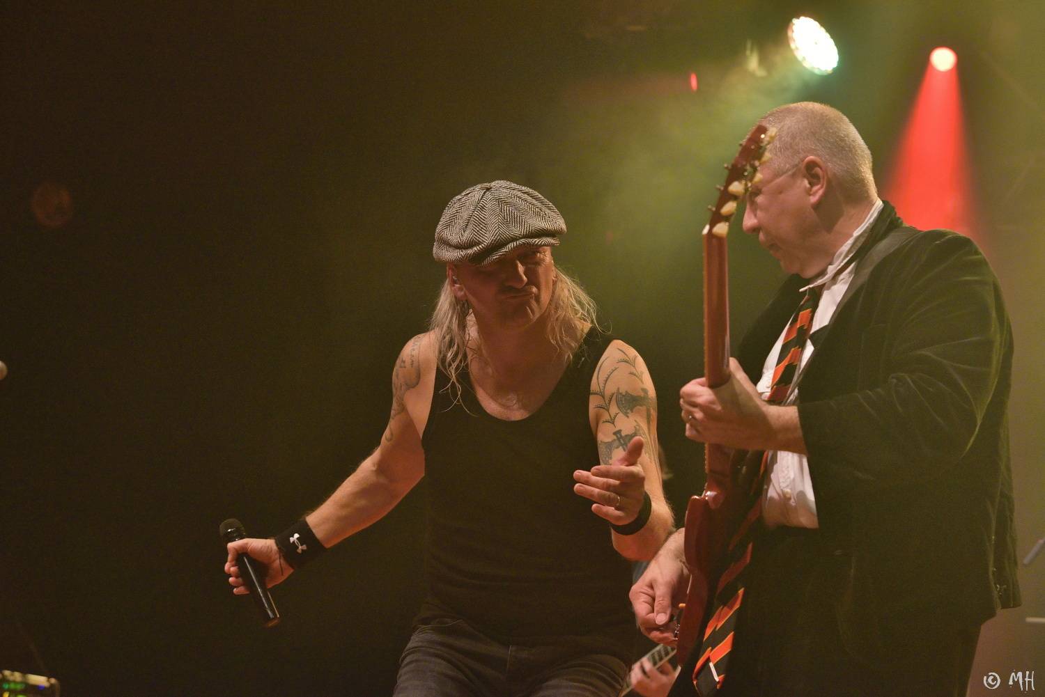 V Plzni si zazpívali skladby AC/DC, do Šeříkovky totiž dorazil tribute Špejbl's Helprs