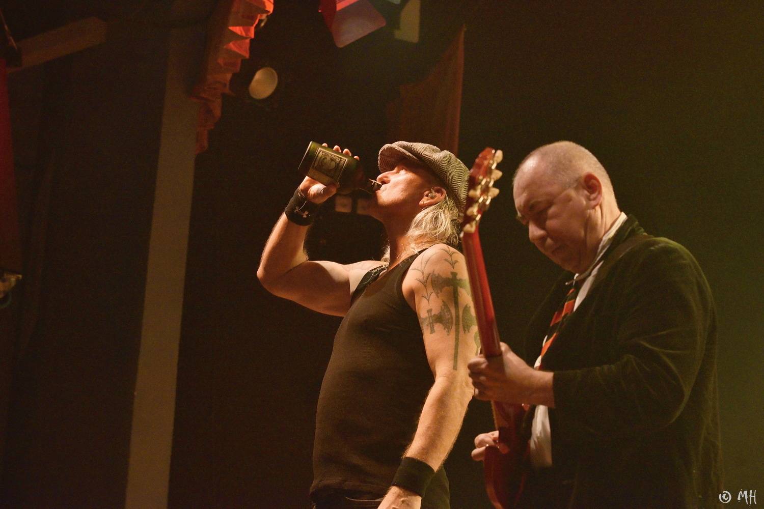 V Plzni si zazpívali skladby AC/DC, do Šeříkovky totiž dorazil tribute Špejbl's Helprs