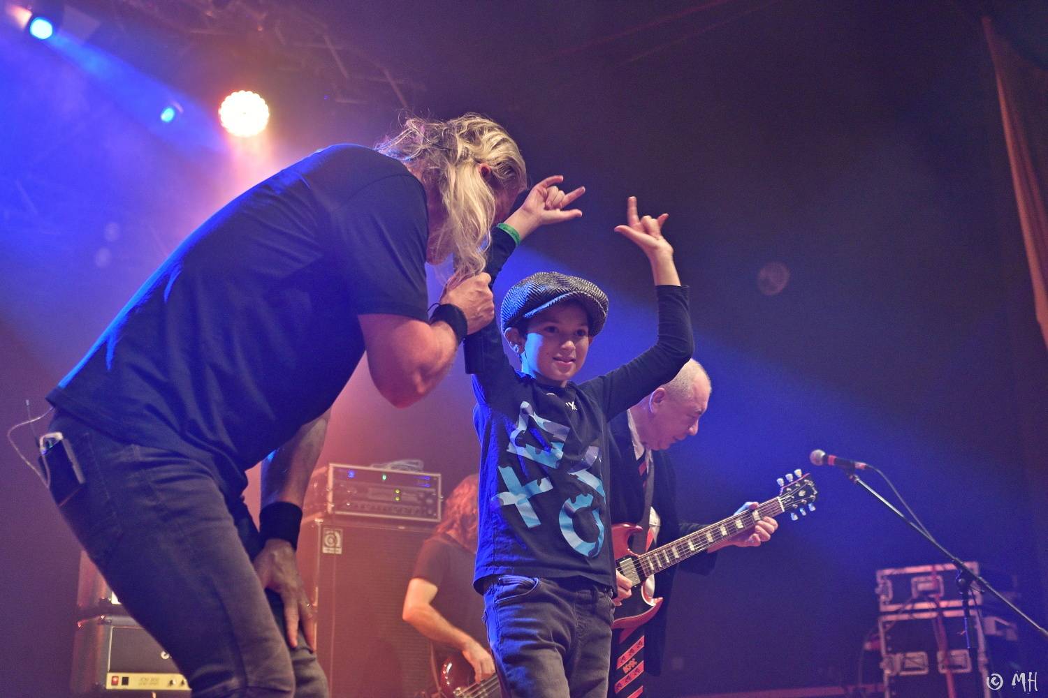 V Plzni si zazpívali skladby AC/DC, do Šeříkovky totiž dorazil tribute Špejbl's Helprs