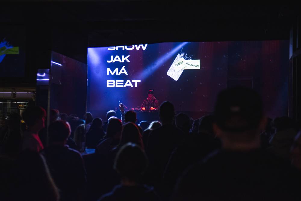 Dee Thane předvedl Show, jak má beat. Pokřtil během ní hned dvě alba