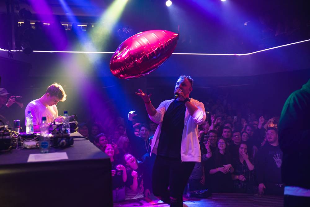 Dee Thane předvedl Show, jak má beat. Pokřtil během ní hned dvě alba