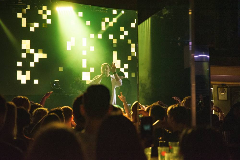 Dee Thane předvedl Show, jak má beat. Pokřtil během ní hned dvě alba