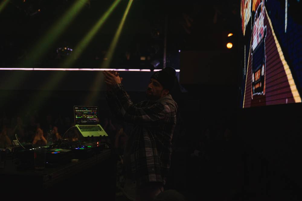 Dee Thane předvedl Show, jak má beat. Pokřtil během ní hned dvě alba