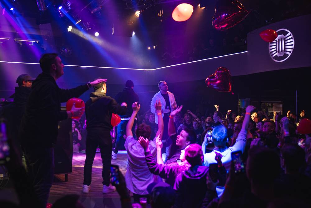 Dee Thane předvedl Show, jak má beat. Pokřtil během ní hned dvě alba