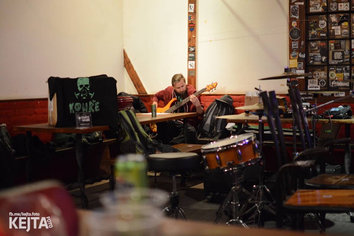 Metalový rej: Zajetí kouře, Zákristie, Destraktor zahráli v pražské Modré Vopici