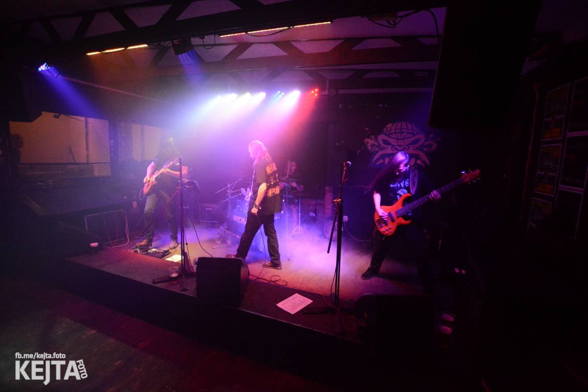 Metalový rej: Zajetí kouře, Zákristie, Destraktor zahráli v pražské Modré Vopici