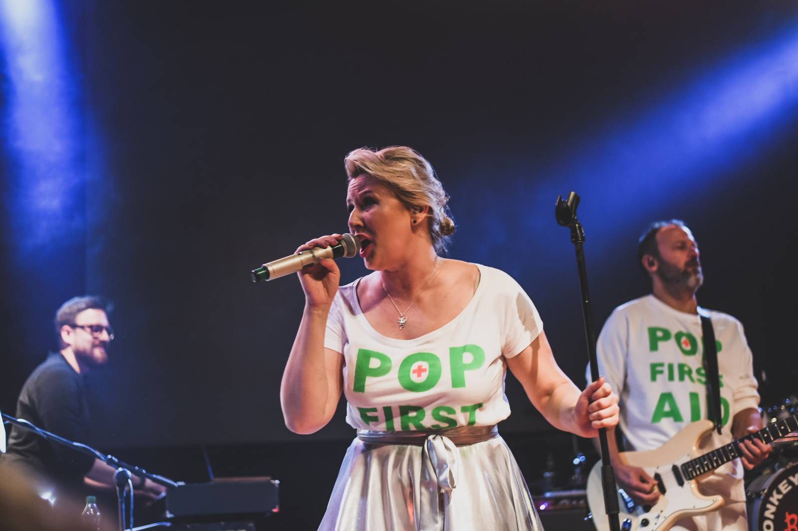 Monkey Business pokřtili debutové album Romana Holého a pobesedovali s fanoušky