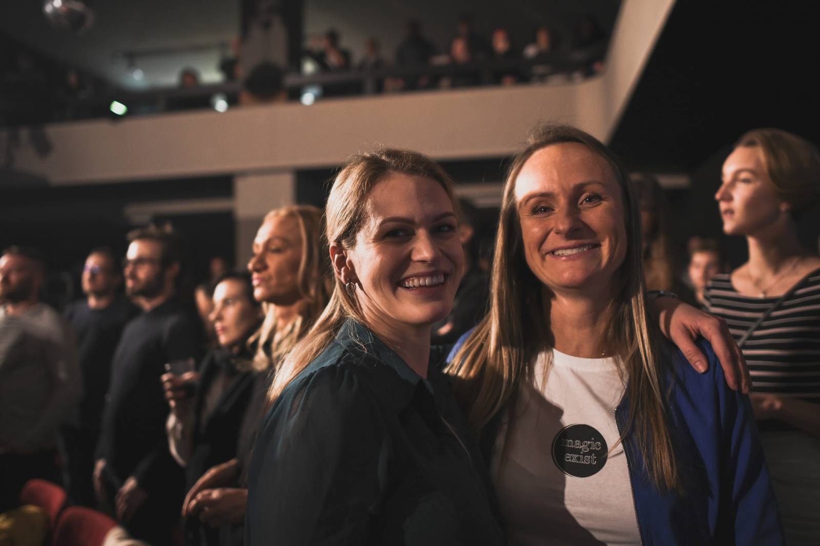 Monkey Business pokřtili debutové album Romana Holého a pobesedovali s fanoušky