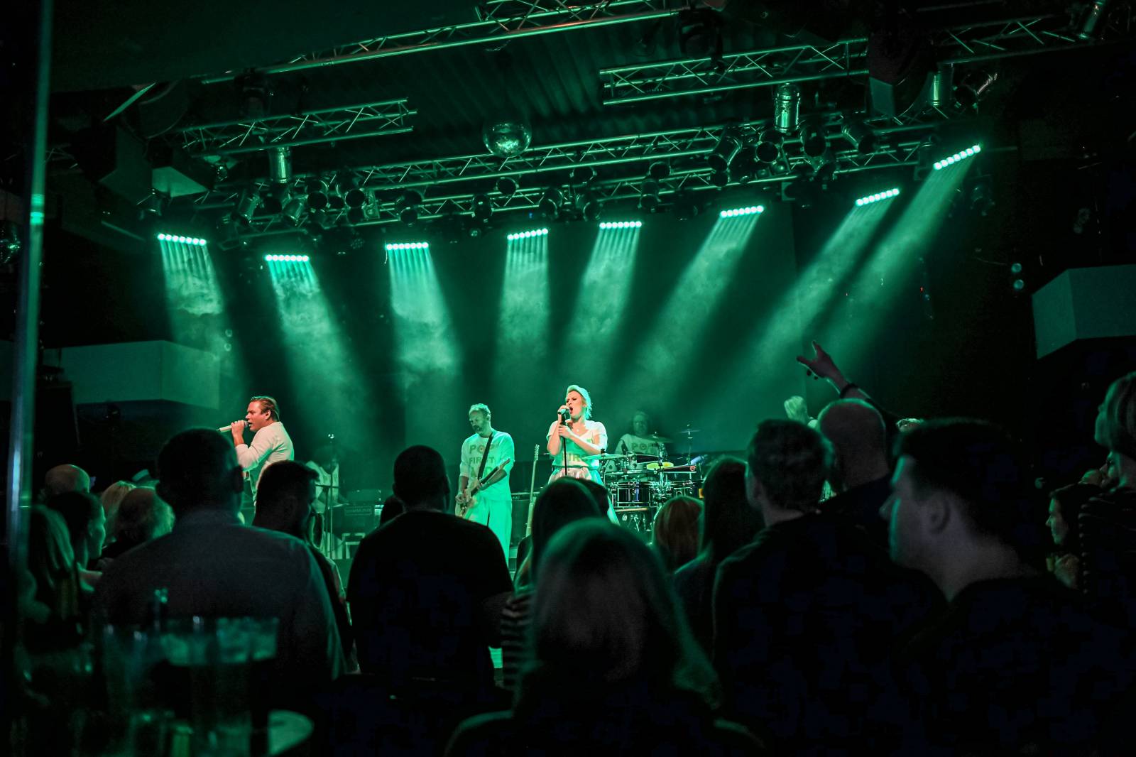 Monkey Business pokřtili debutové album Romana Holého a pobesedovali s fanoušky