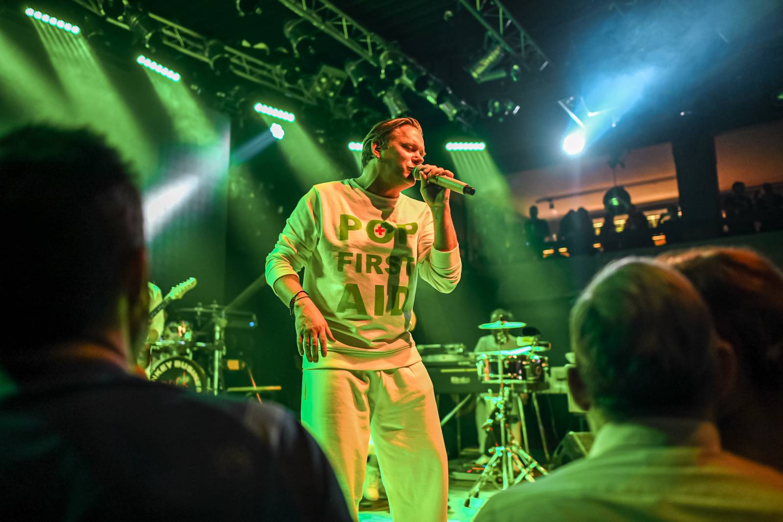 Monkey Business pokřtili debutové album Romana Holého a pobesedovali s fanoušky