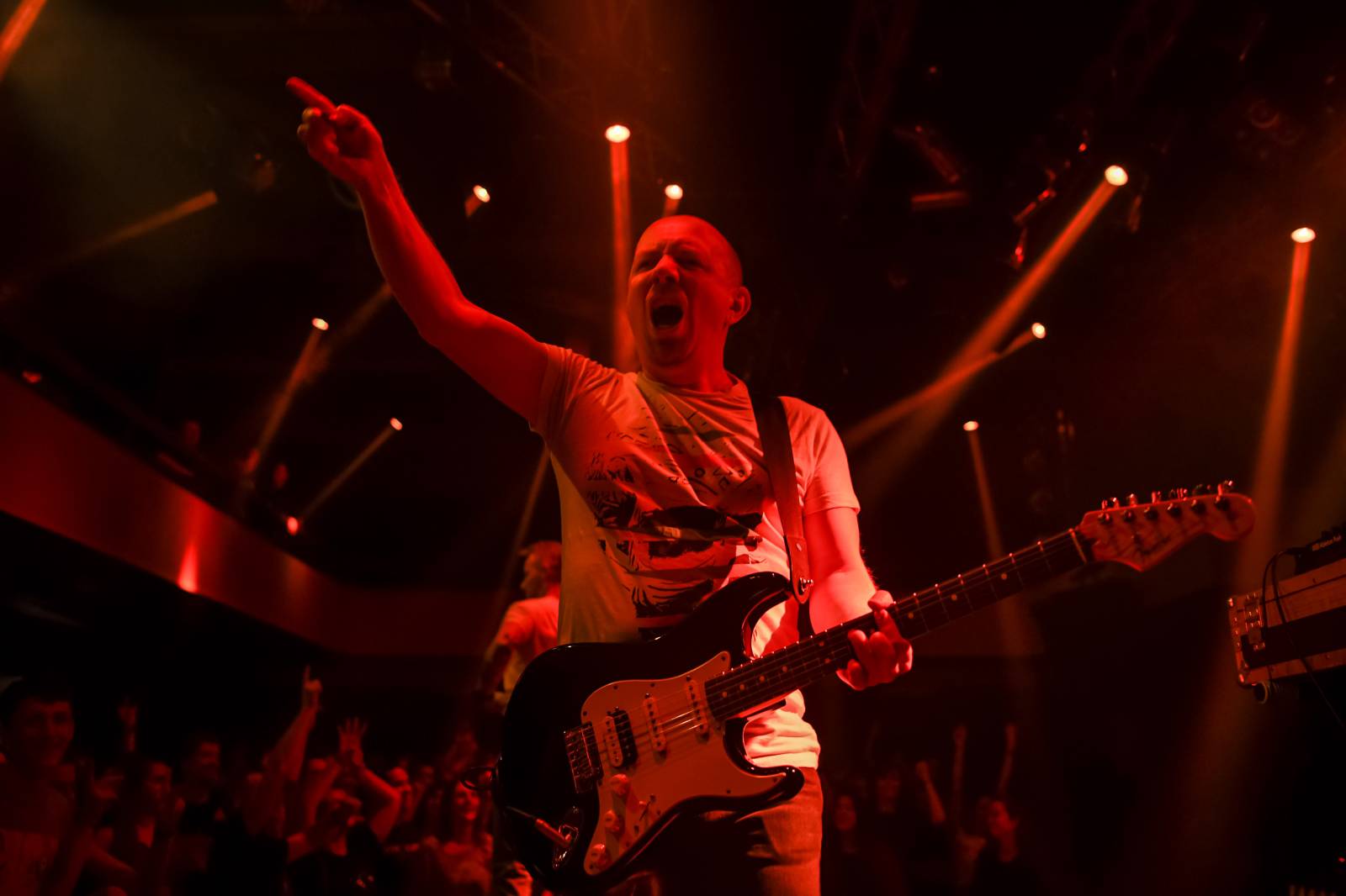 Vtípky i sexy tanec. Skyline na odloženém koncertě rozpumpovali publikum