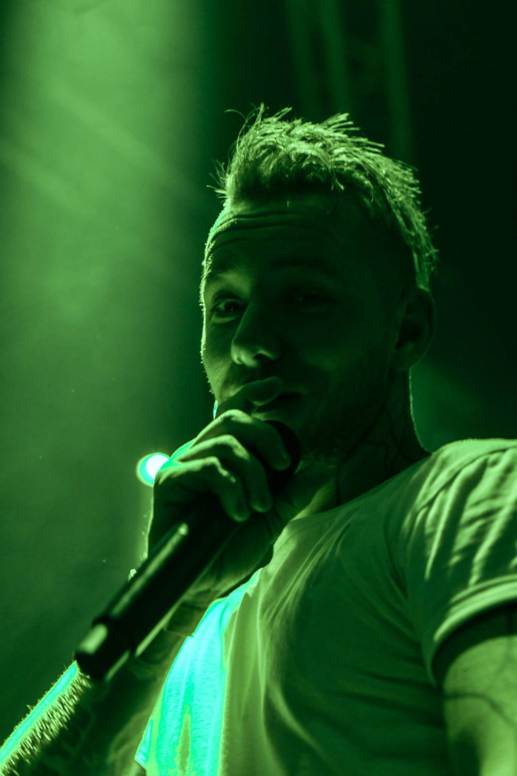 Vtípky i sexy tanec. Skyline na odloženém koncertě rozpumpovali publikum