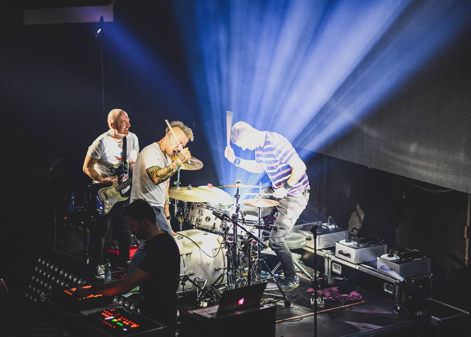 Vtípky i sexy tanec. Skyline na odloženém koncertě rozpumpovali publikum