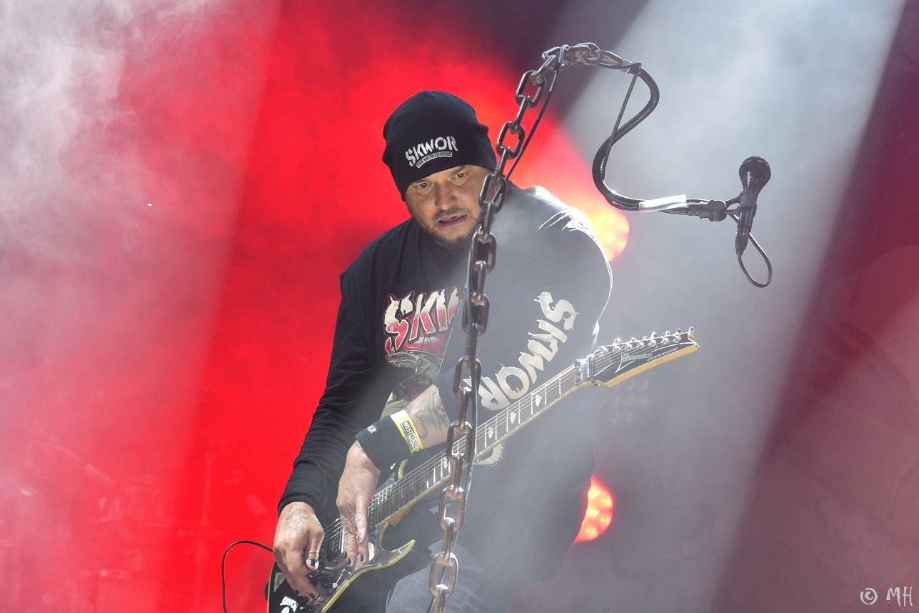 Dalším divným rokem okem fotografů | Martin Hanáček fotil Wohnout, Škwor, Harlej i Mira Žbirku