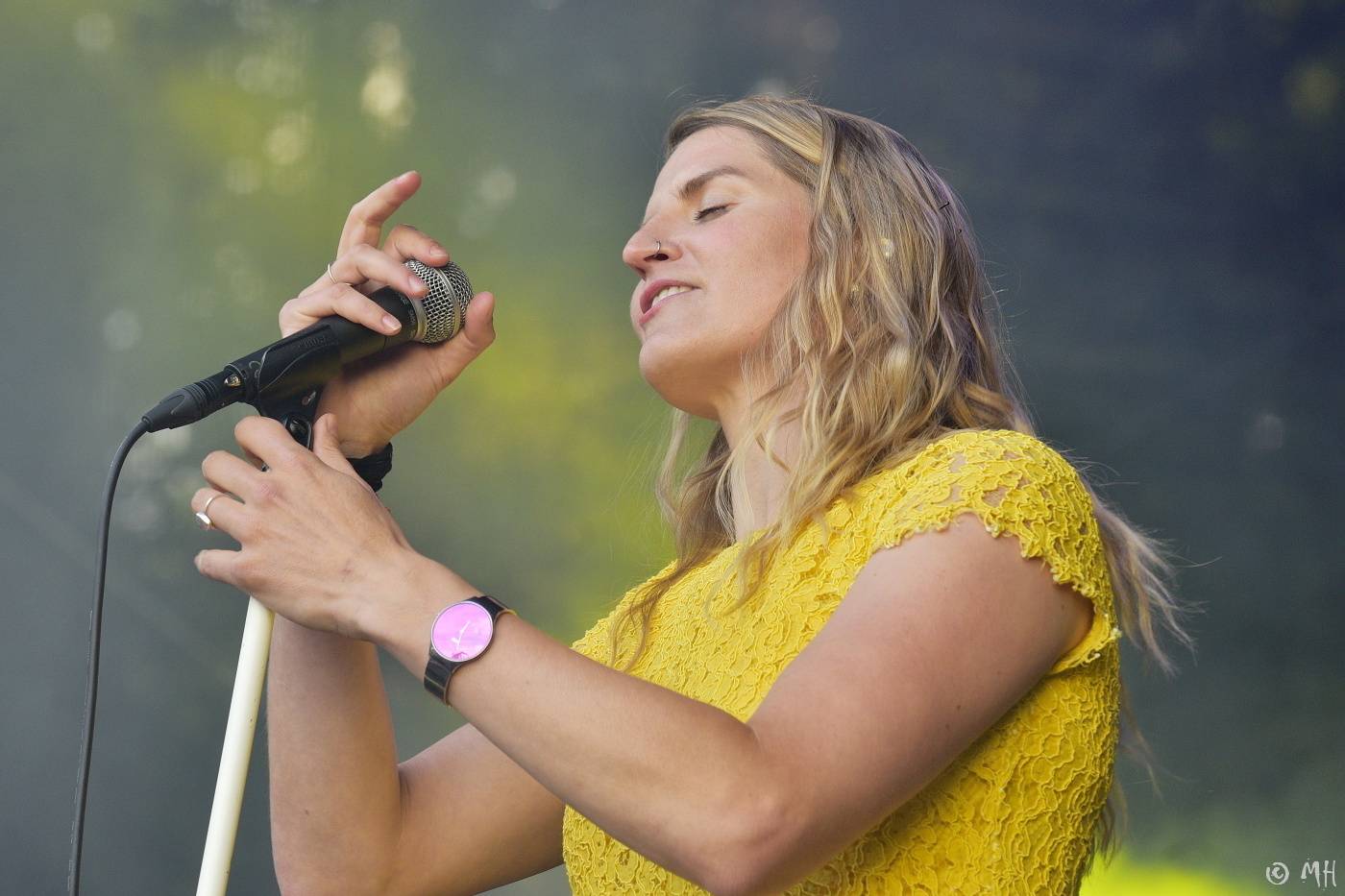 Dalším divným rokem okem fotografů | Martin Hanáček fotil Wohnout, Škwor, Harlej i Mira Žbirku